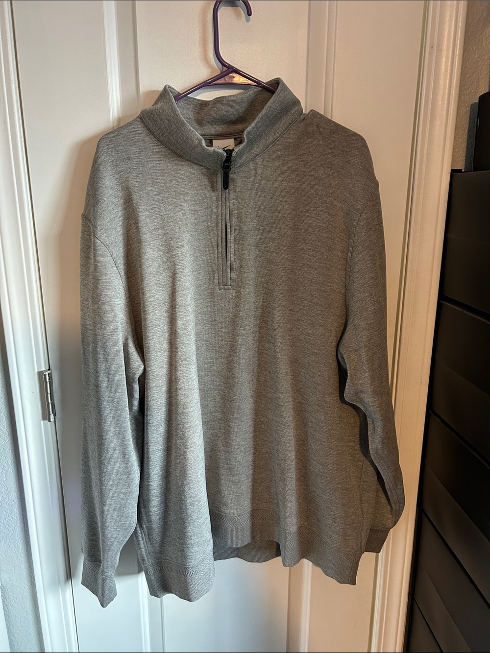 Nike Men's Gray Quarter-Zip Crewneck Sweater